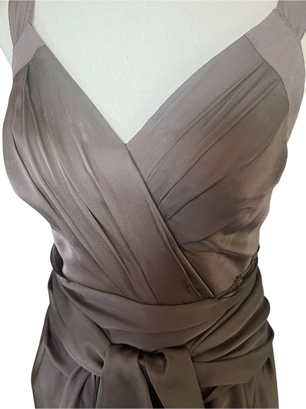 Carolina Herrera brown Taupe silk/Satin V-Neck Midi Dress with Wrap Waist sz8 - Picture 5 of 8